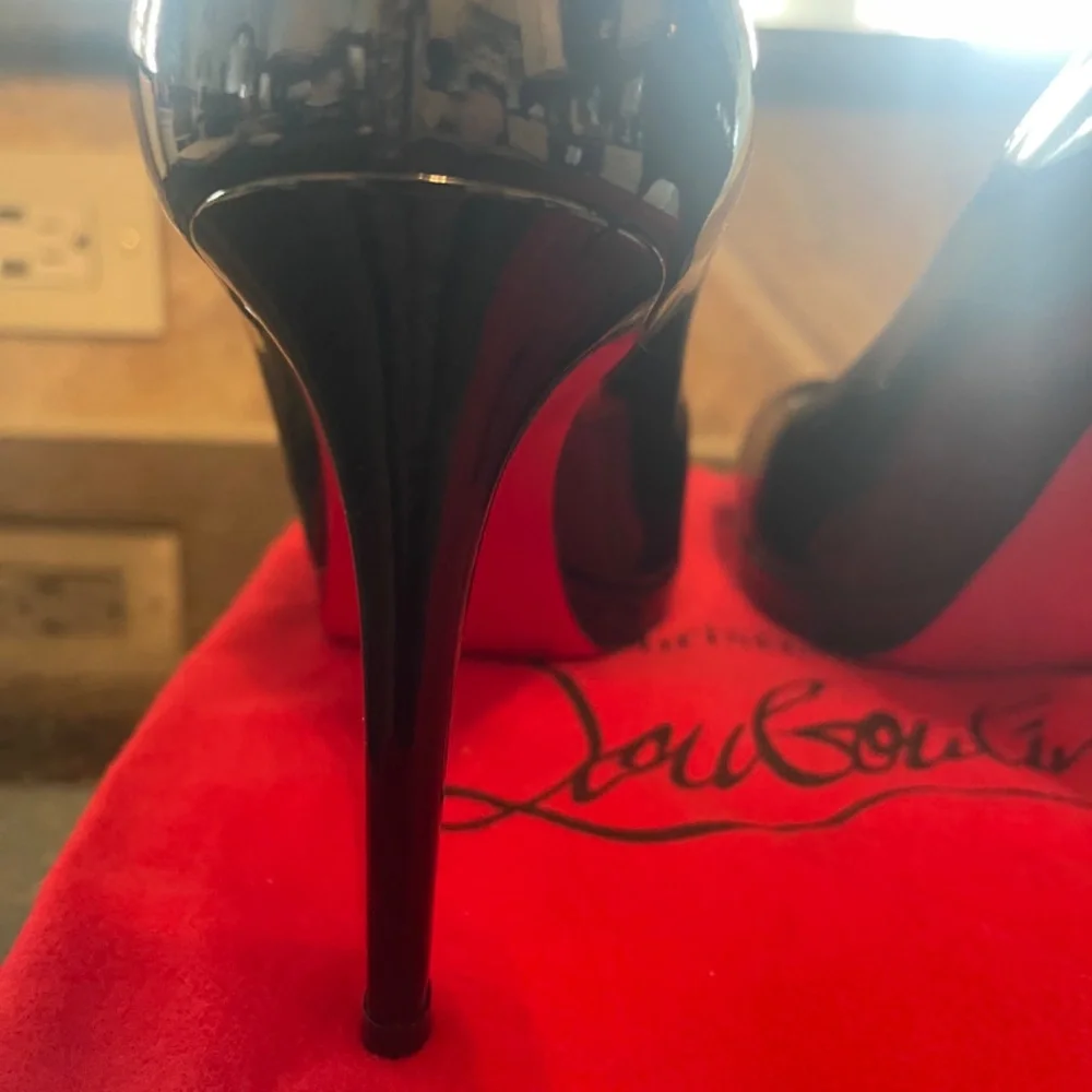 AUTHENTIC Christian Louboutin Black Heels - Picture 5 of 12